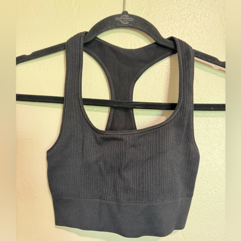 Victoria's Secret Black PINK Seamless Racerback Sports Bra size small